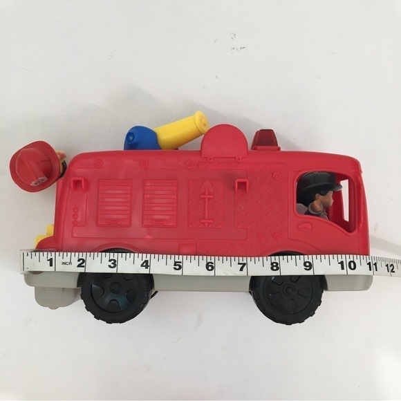 Little People Fisher Price Musical Fire Truck With Working Lights 2 Figures - Picture 11 of 15